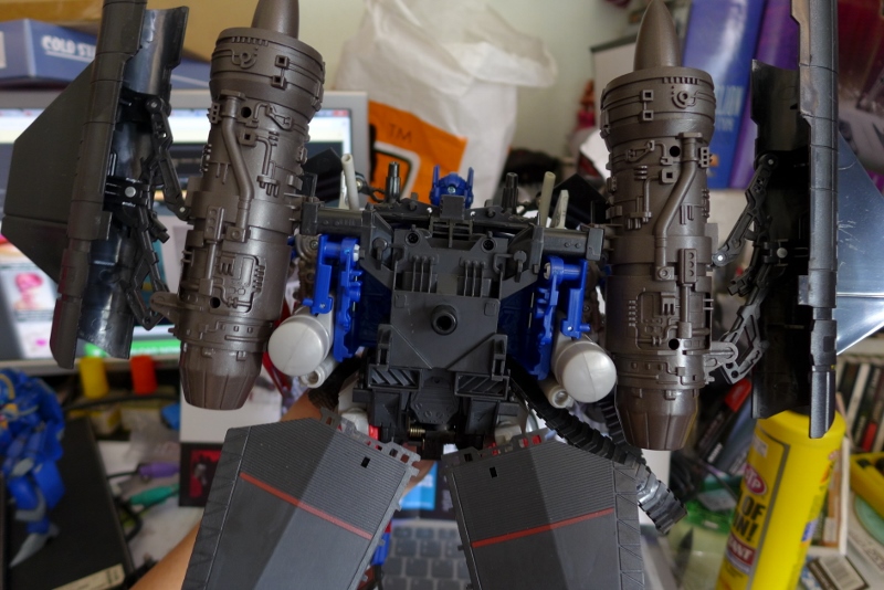 FWI-3 Jetpower back details after attaching to Optimus prime