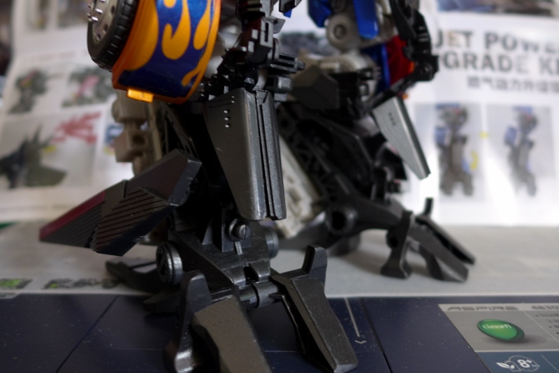 Close up look of FWI-3 Power up optimus prime feets.