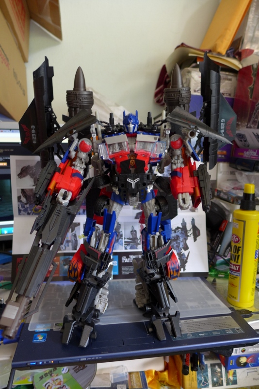 FWI-3 Jetpower after attaching to Optimus prime